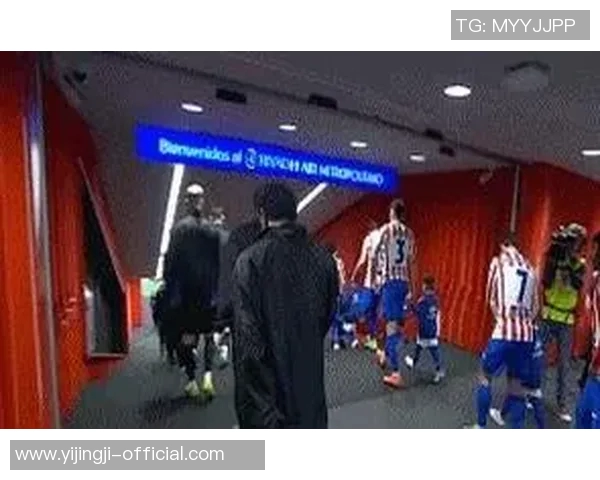 国王杯激战曼联小胜拜仁乌龙球成比赛转折点引发热议